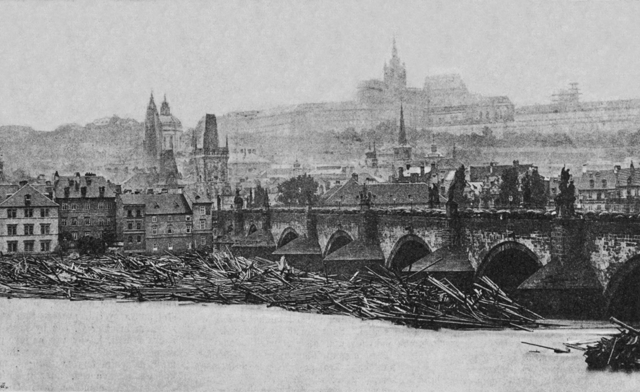 Rafts and debris piled against Charles Bridge on the afternoon of 3 September 1890, the day before the arches fell